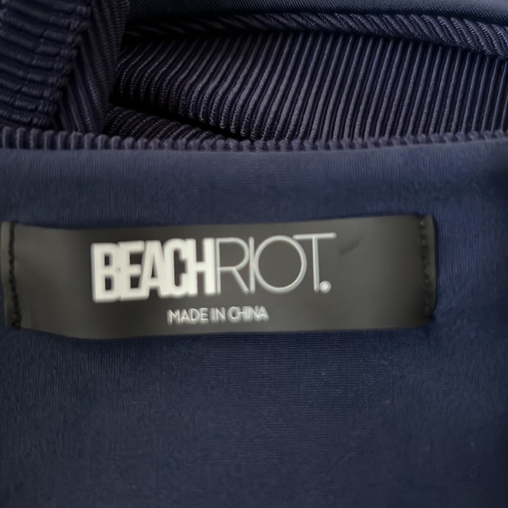 BEACH RIOT Lauren Bikini Top Navy Size XL NWT - Picture 13 of 15